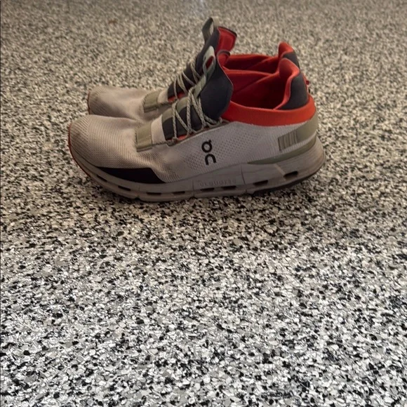 On Running Athletic Shoes - Gray and Red - Picture 2 of 4